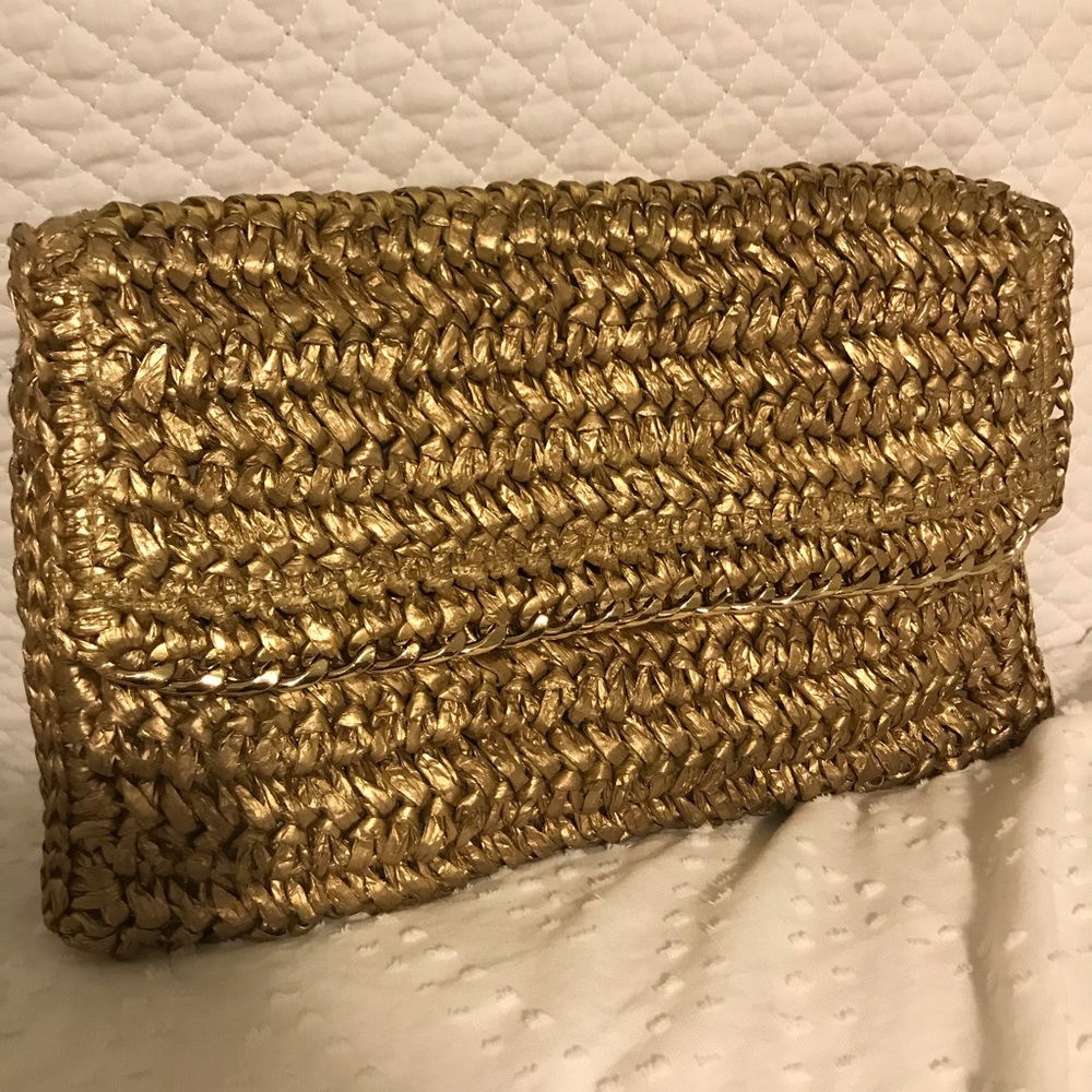 H&M Gold straw clutch with chain detailing!